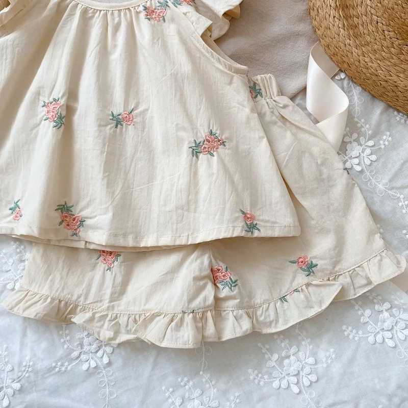 Interesting Bear Girl Clothing Set Embroidered Childrens Flight Sleeve Vest Short Sleeve Childrens Clothing SetT250327