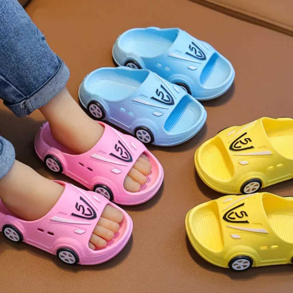 Slipper Childrens luminous slider summer indoor cartoon car girls shoes soft anti slip boys beach shoes fashionable outdoor childrens LED slider S2532