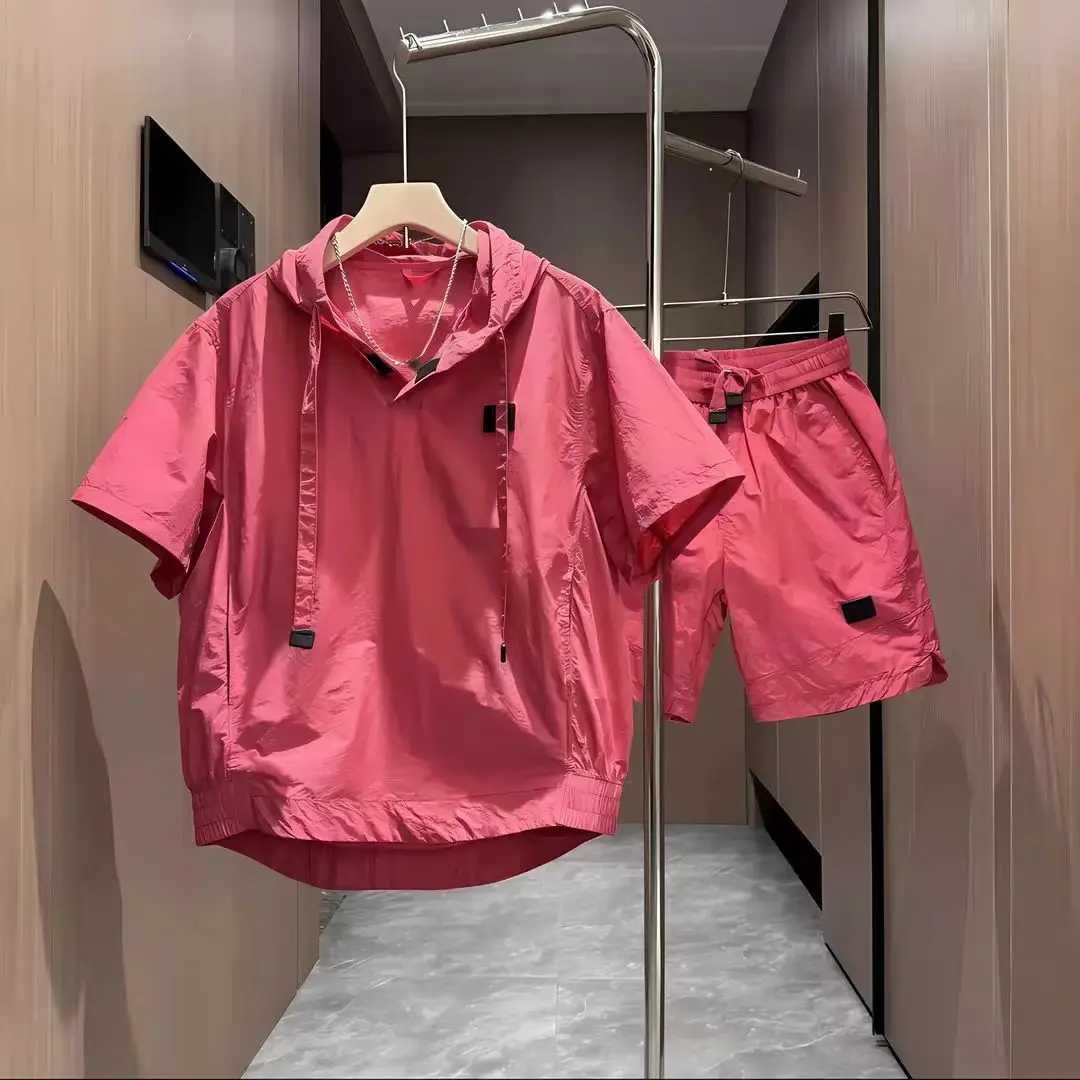 Quick dry goods hoodie summer mens two piece loose and fashionable casual sportswear short sleeved setXJ250326