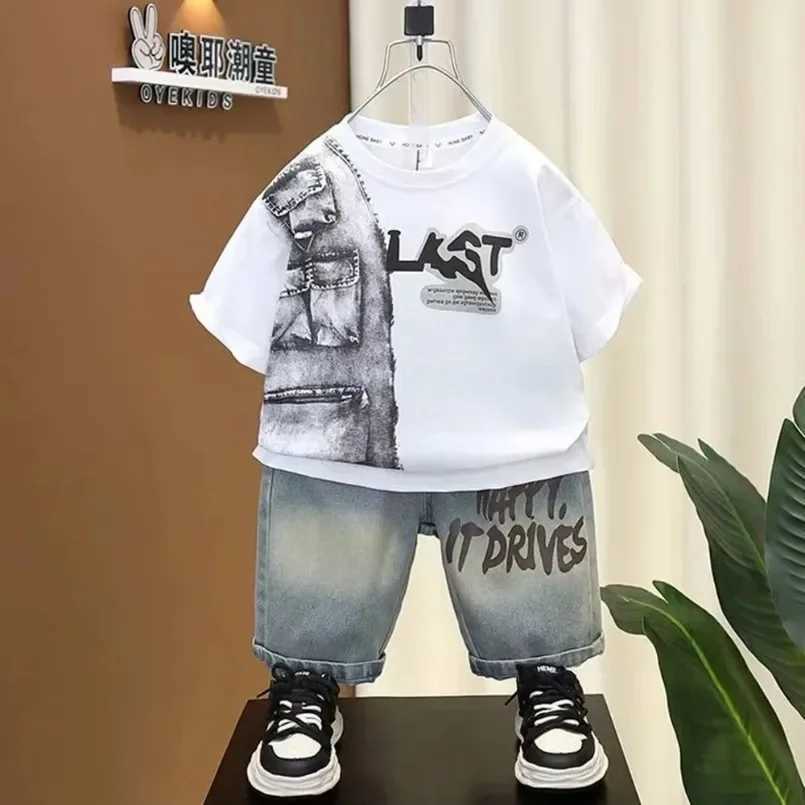 Boys summer clothing set handsome childrens short sleeved clothing fashionable baby T-shirt thin two-piece set new set for 2024T250327