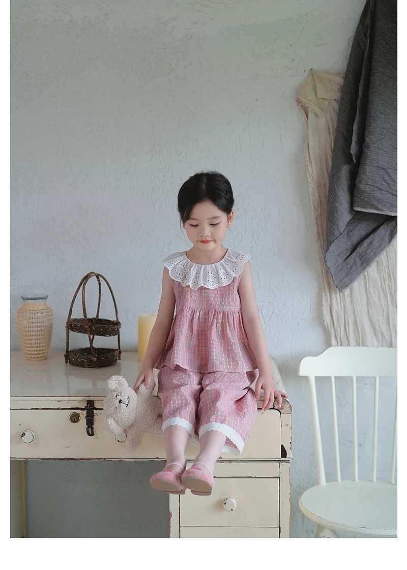 Summer girls set hollow lace lapel sleeveless vest+pants two-piece set cute and lovely childrens clothingT250327