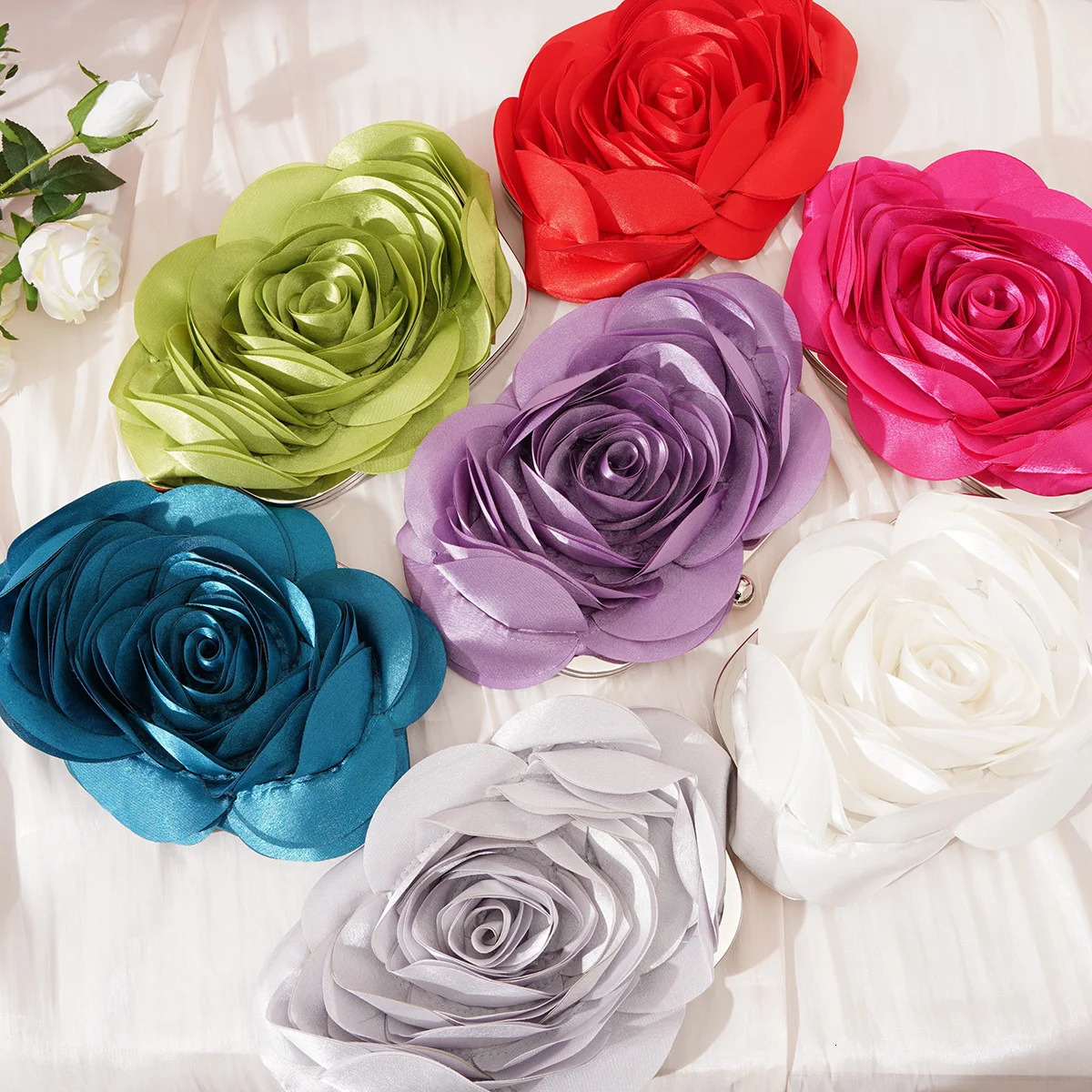 Womens evening bag portable floral bridal small wallet complete set of party handbags wedding womens chain clutch 250326