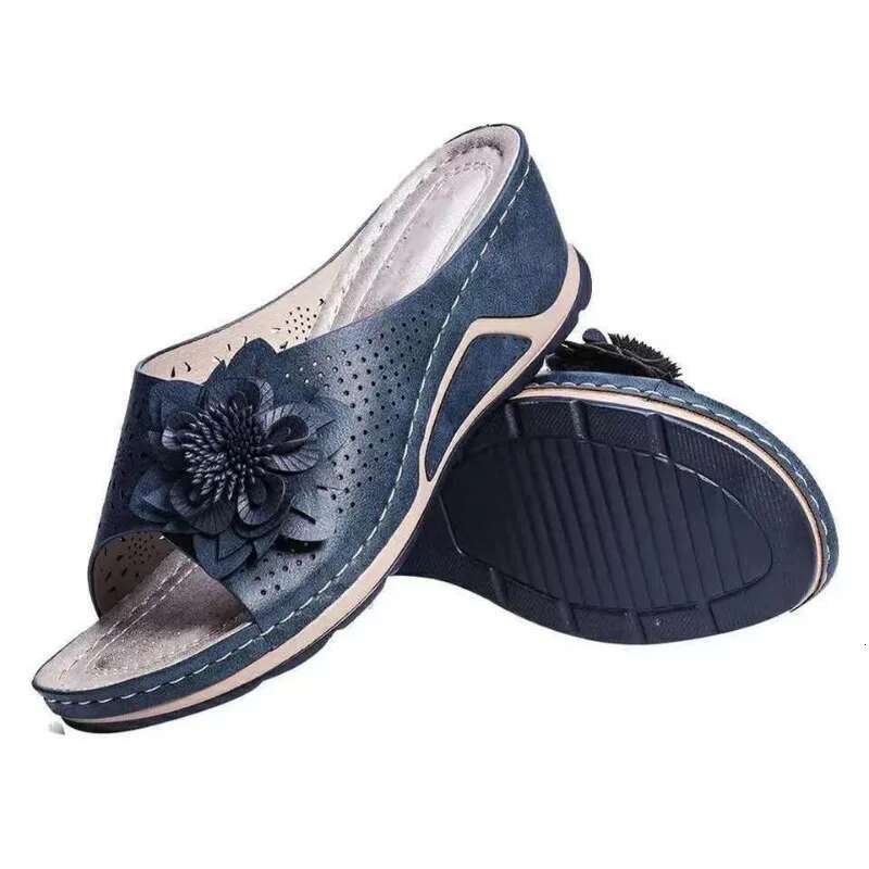 2025 Summer New Women's Slippers Casual Shoes Hollow Designer Fashion Slope Heel Beach Shoes Outdoor Platform Comfortable Non slip Sandals