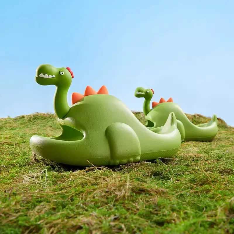 Slipper Summer dinosaur slider for children aged 3-15 boys and girls family shoes summer cartoon bathroom anti slip slider for teenagers family slider