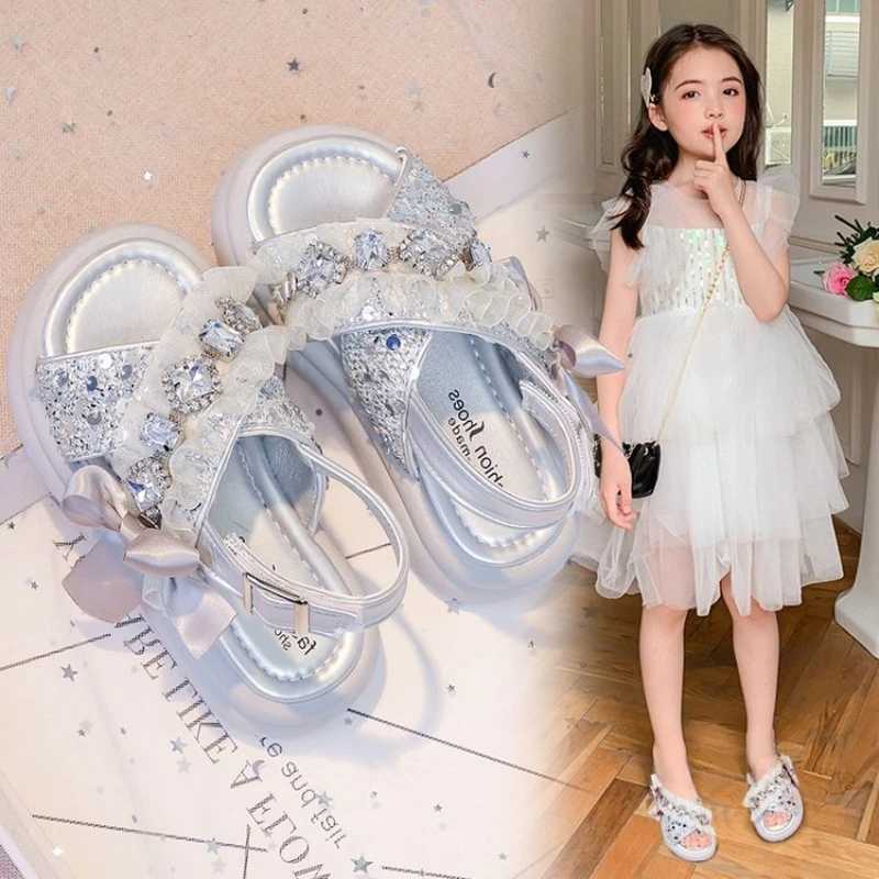 Slipper Girl Princess Sandals 2024 Summer New Baby Flash Rhine Stone Bow Shoes Fashion Anti slip Flat Childrens Sandals S25326