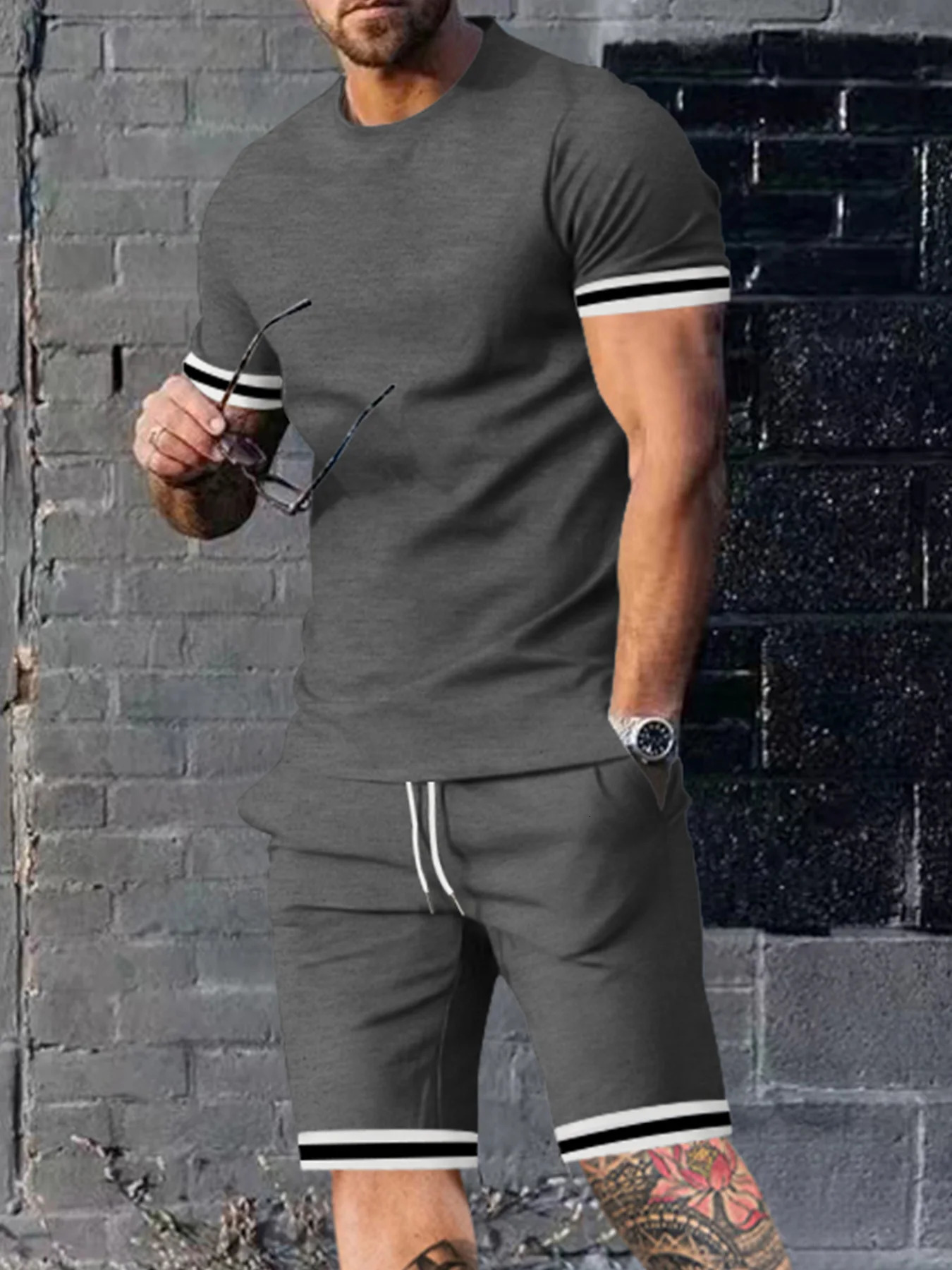 European and American mens summer locator short sleeved sports casual circular close at hand S3XL 250326