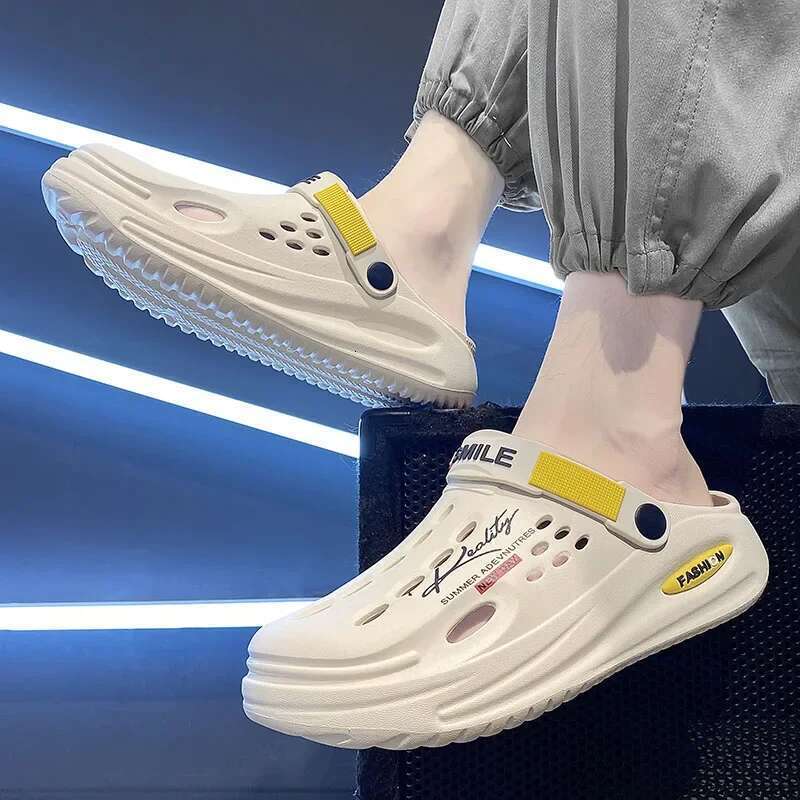 Classic Clog Men Casual Sandals Unisex Closed-Toe Slip-Ons Outdoor Men's Breathable Beach Shoes Slippers