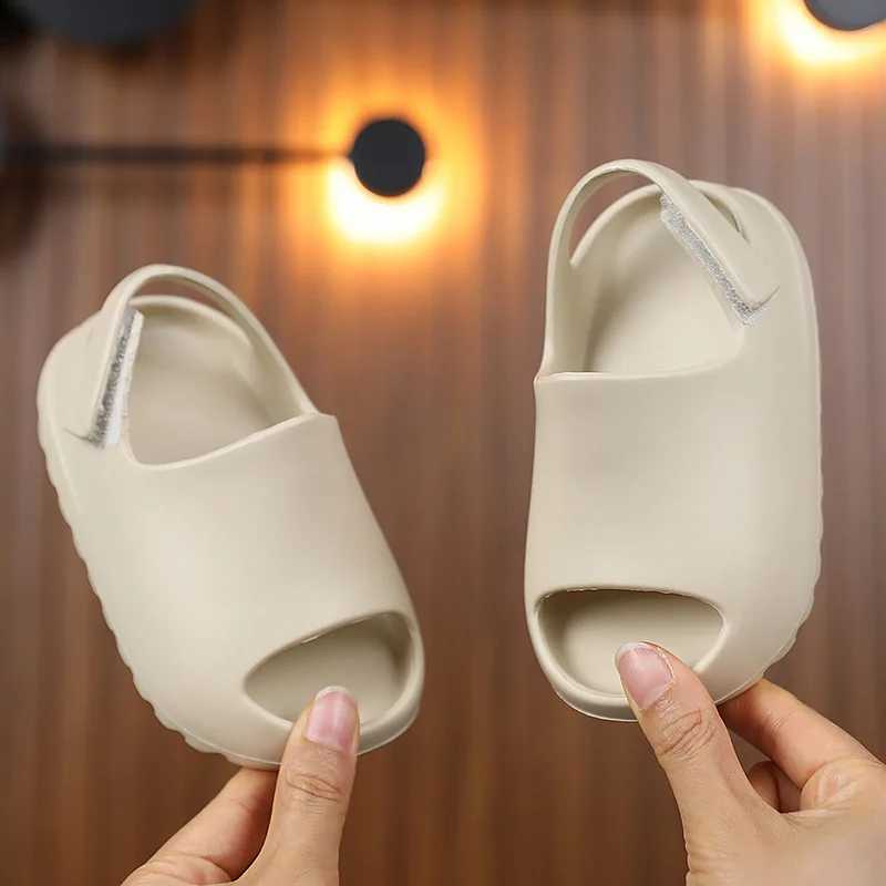 Slipper Childrens slippers summer sandals wholesale beach shoes foreign trade hole shoes small childrens baby shoes S25326