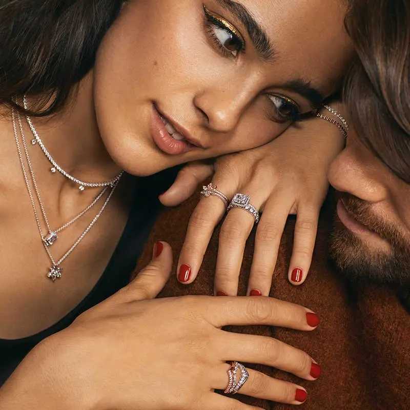 925 Silver Classic Sparkling Meteor Ladies Heart Snowflake Ring Girlfriend Day Exquisite Charm JewelryXJ250327
