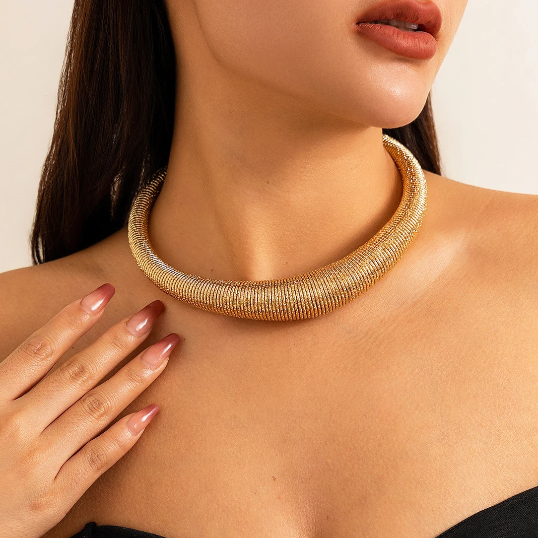 Ingemark Exaggerated Heavy duty Metal Block Twisted Necklace Suitable for Womens Trends Retro Thick Chain Grunge Jewelry Steampunk Men 250325