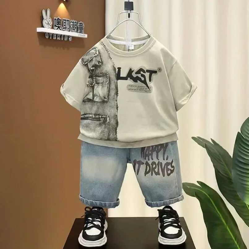Boys summer clothing set handsome childrens short sleeved clothing fashionable baby T-shirt thin two-piece set new set for 2024T250327
