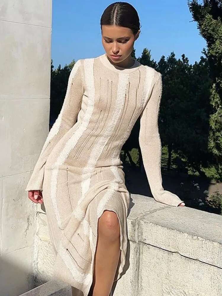 Dongdumaoyi Lente Nieuwe Sexy Effen Kleur Pure Klok Mouw Comfort Gebreide Jurk C