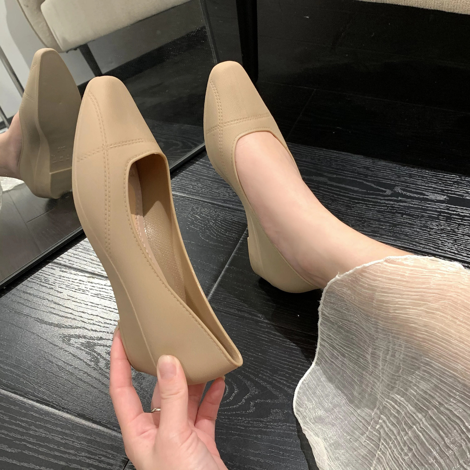 Womens PVC sandals for summer wear fashionable and casual solid color womens flat shoes 250317