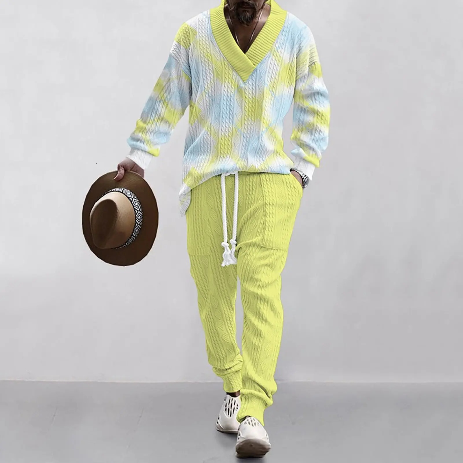 2024 autumn mens loose casual sportswear highquality jacquard Vneck long sleeved twopiece set 250326