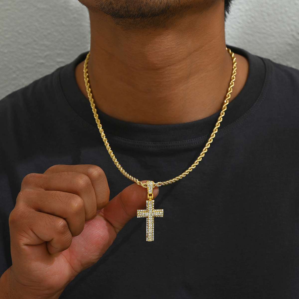 Hip hop cross niche design for mens necklaces with versatile inlaid pendants Cuban chains minimalist necklaces