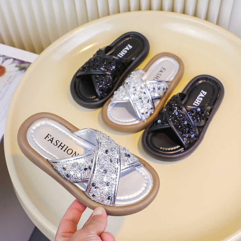 Slipper Childrens slippers womens summer new fashion Korean version little girl princess wearing non slip soft bottom girls cool slippers flat bottom 
