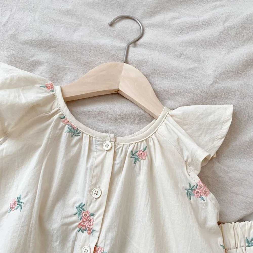 Bear Leader Girl Summer Fashion Set Childrens Printed Flying Sleeve Top+Shorts Two Piece Cute Little Girl Refresh SetT250327