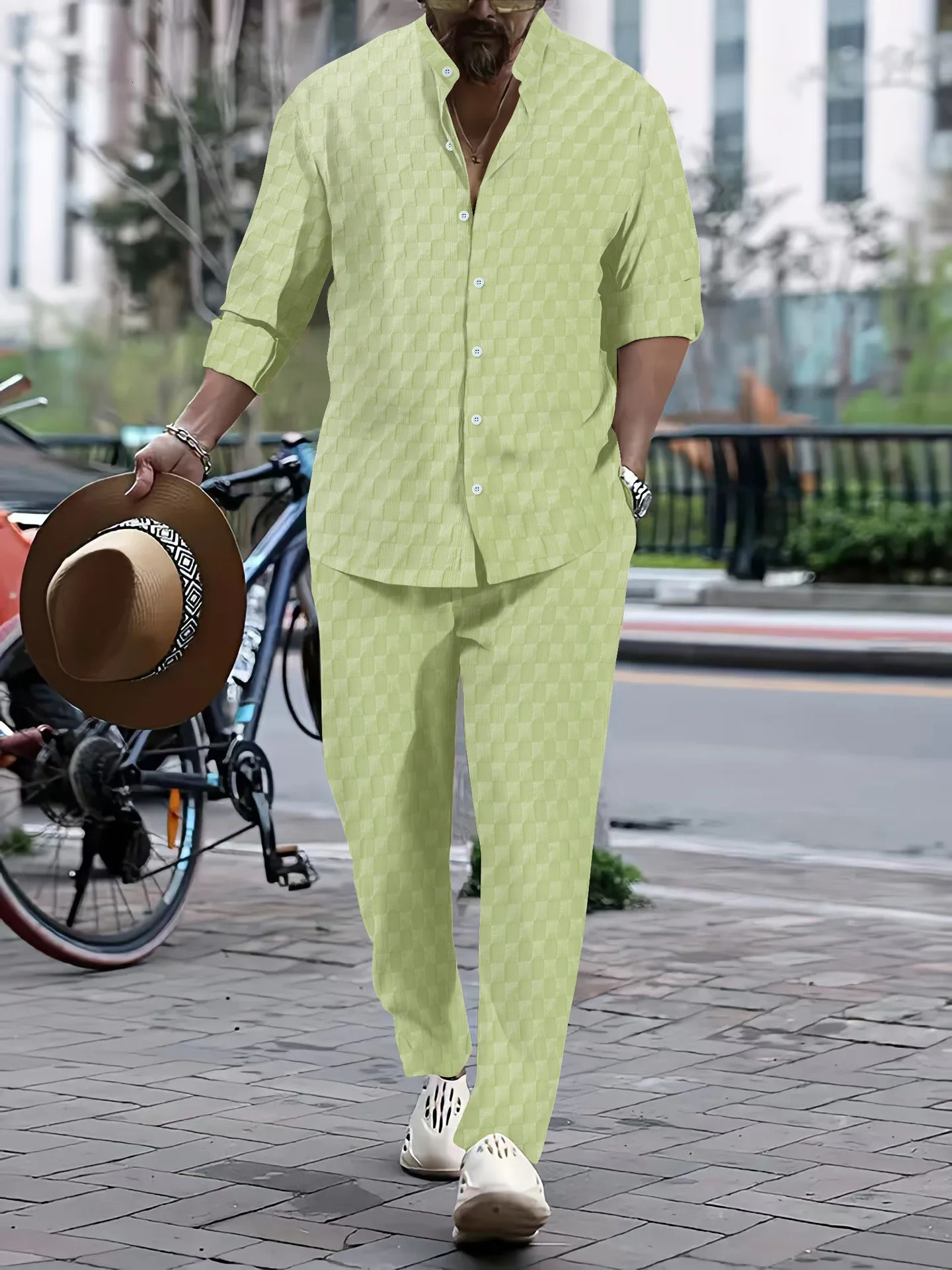 The trend of mens checkered Henry collar shirts and pants will break out in the autumn for casual sportswear 250327
