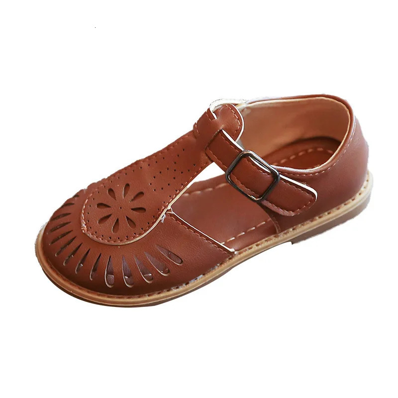 Girls Sandals Childrens Hollow Soft Sole Shoes Carved Fashion Princess Shoes Beach Shoes Cut-outs Princess 250326