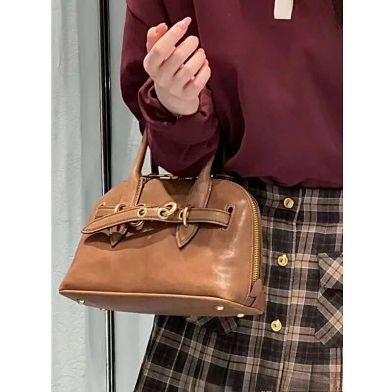 New Cowhide Buckle Handbag Retro Shell Shoulder Crossbody Bag