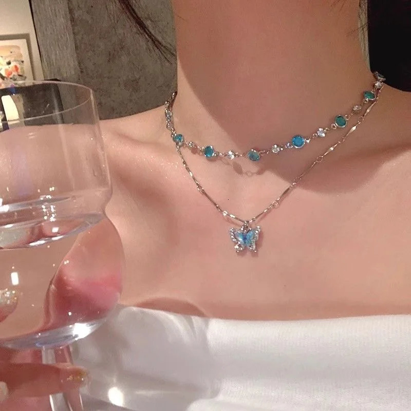 Exquisite crystal zircon butterfly necklace suitable for womens elegance doublelayer border chain party wedding jewelry 250325