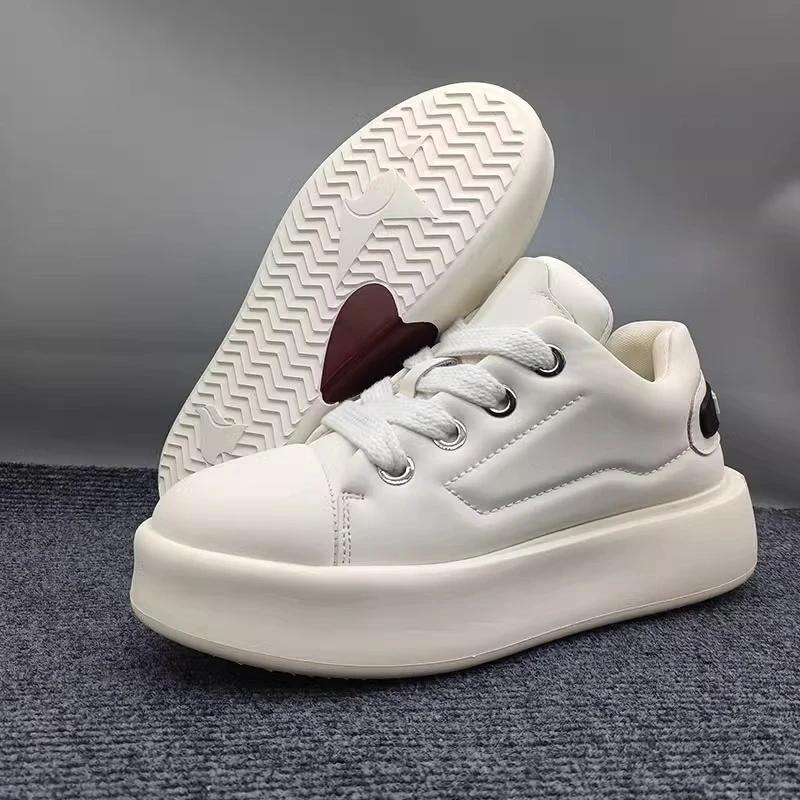 2025 New Men's Casual Sneakers Versatile Running Lifestyle Shoes for Men Trendy Retro Athletic Shoes for Students size 39-44