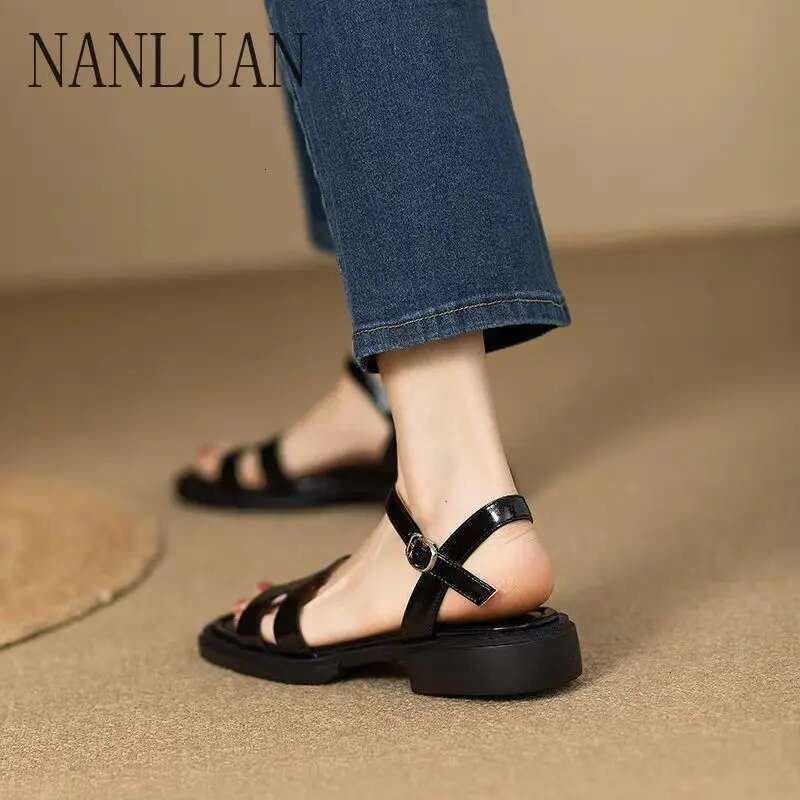 Boutique Summer New Style Simple Solid Color Non-slip Women's Shoes Hot Selg Casual Outdoor Sandals