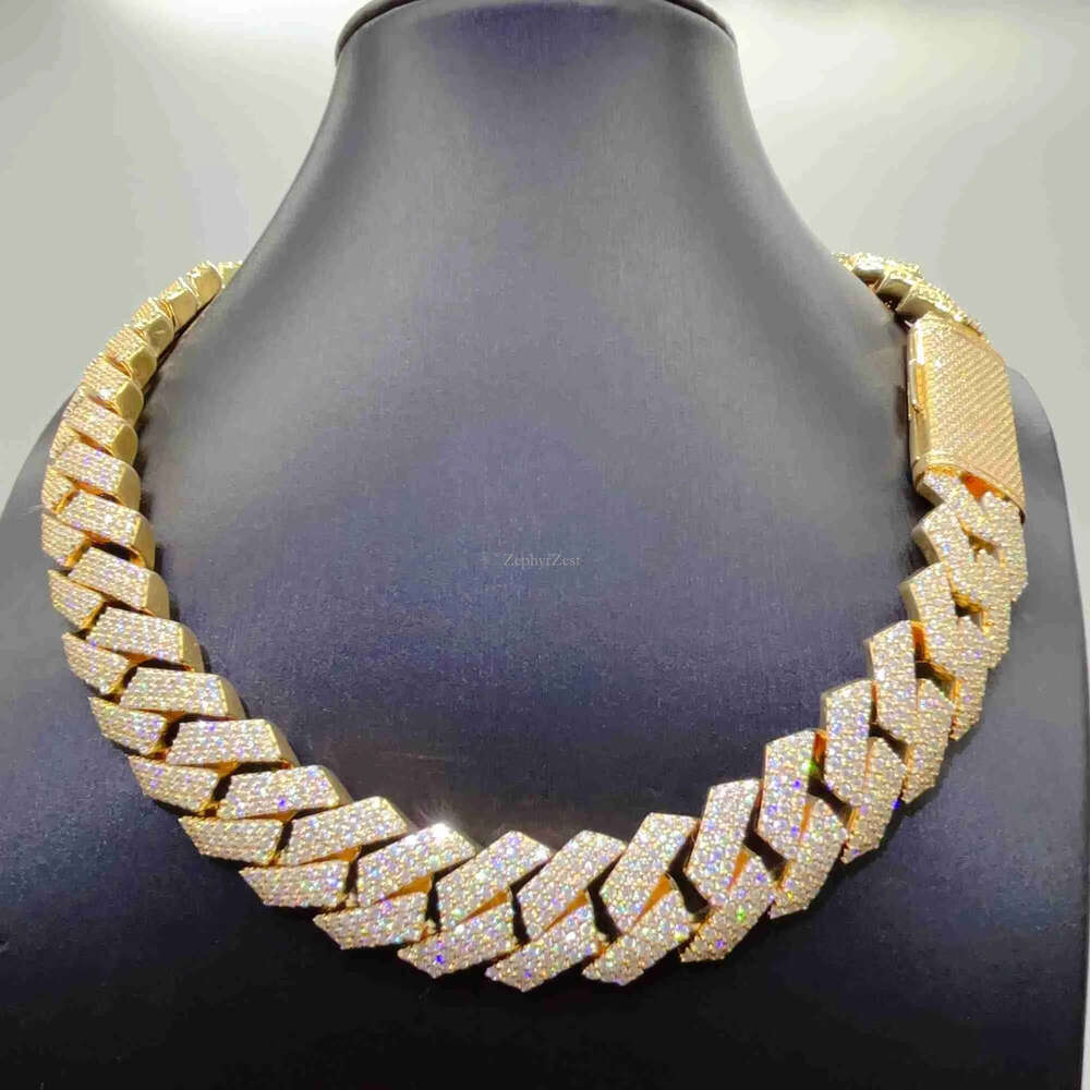 Cuban k Pendant Hip Hop Jewelry High Quality Fashion Bust Down Iced Sier Miami Men Necklace Moissanite Chain Gift