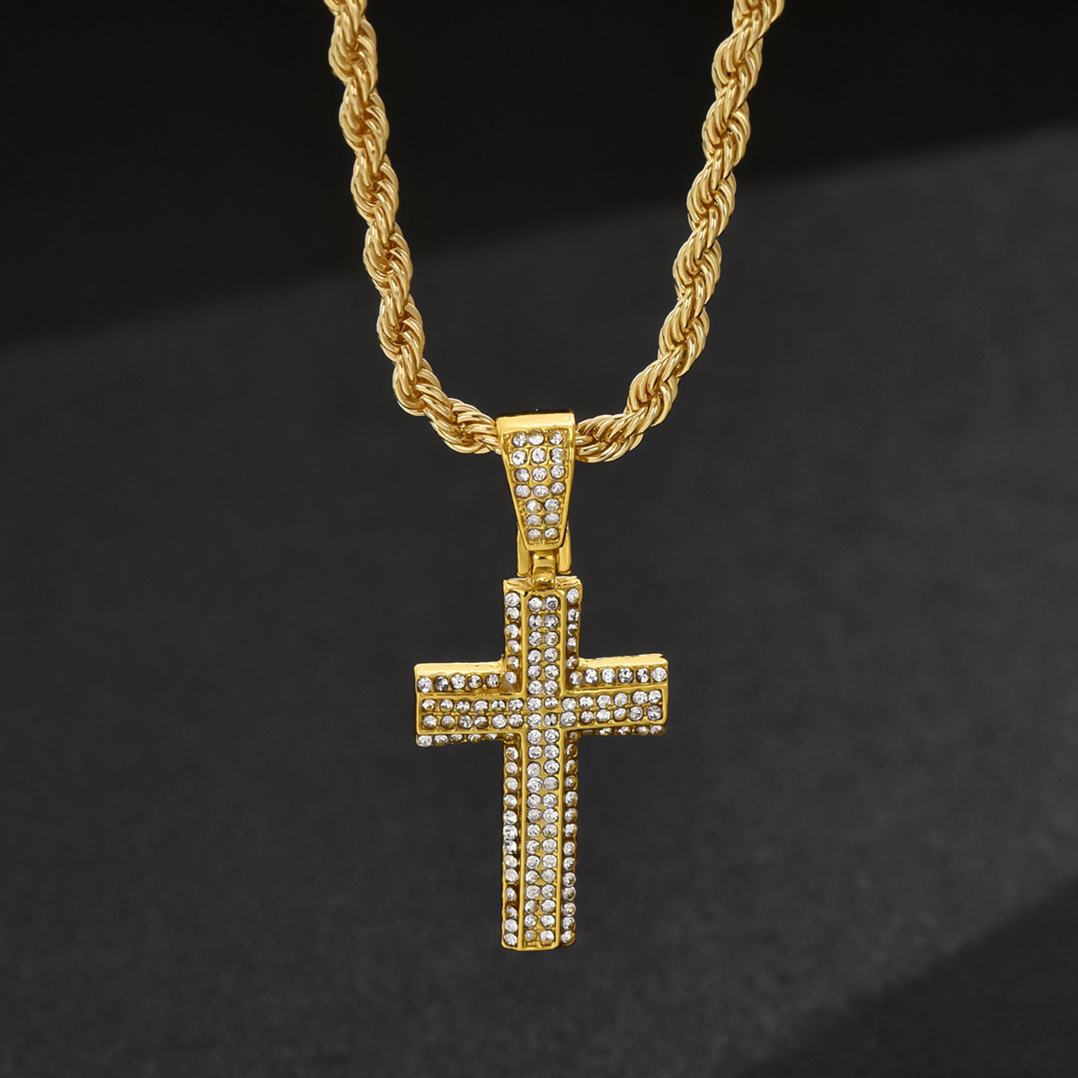 Hip hop cross niche design for mens necklaces with versatile inlaid pendants Cuban chains minimalist necklaces
