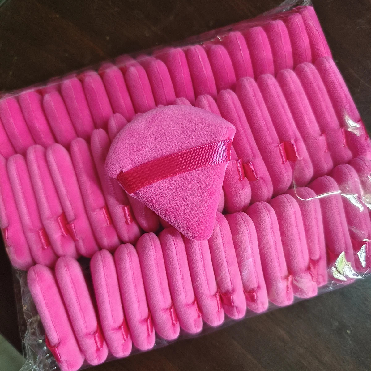 Wholesale 50Pcs Triangle Powder Puff Mini Face Makeup Sponge Cosmetics Soft Cotton Face Powder Puff Washable Velvet Makeup Puff 250317