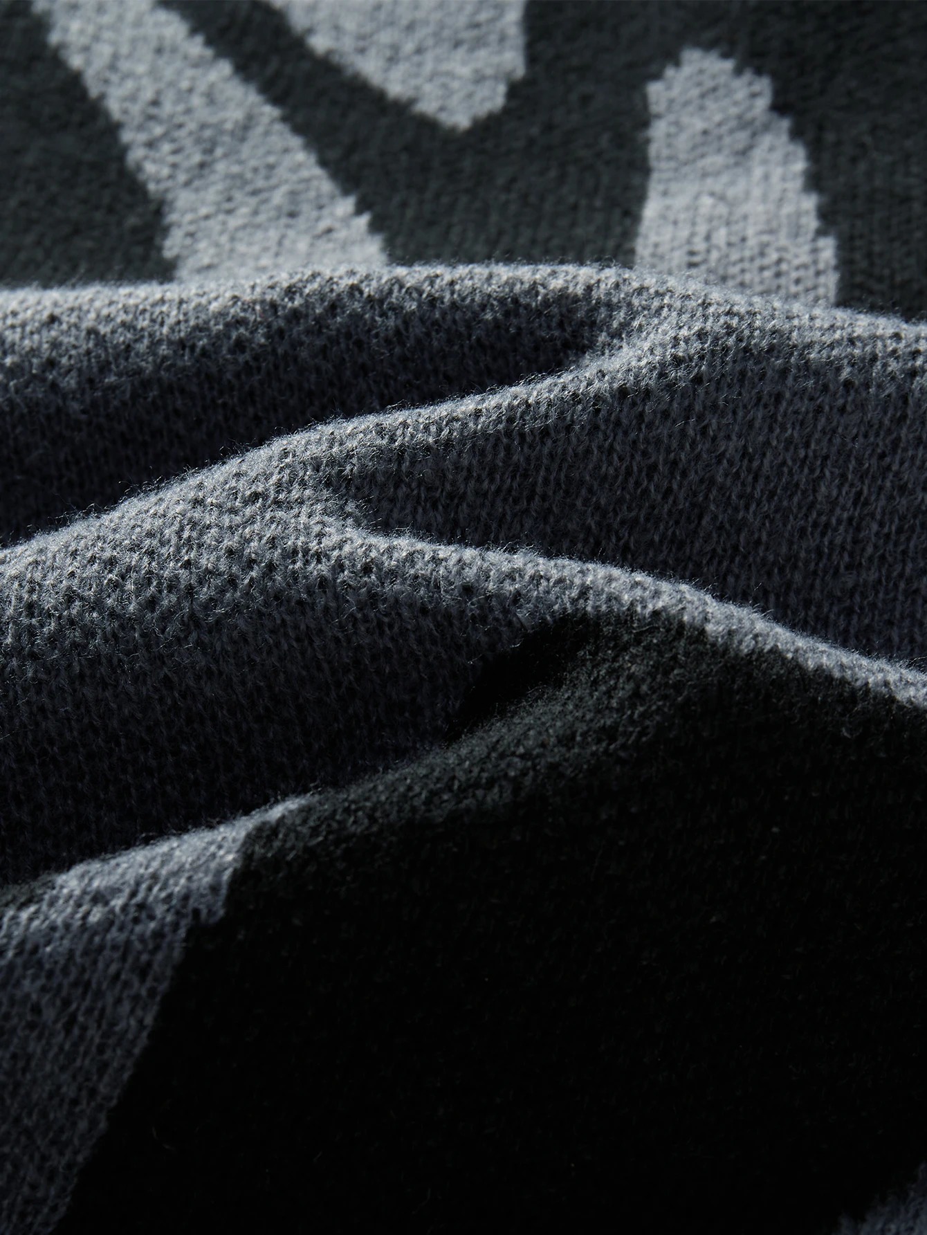 autumn and winter irregular jacquard pattern pullover sweater with casual round neck contrasting color knitted mens 250326