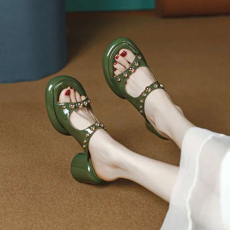 Open Toe Thick Heel Rivet Slippers Summer New Outdoor Fashion Women Comfort Platform Shoes Slides Casual Footwear