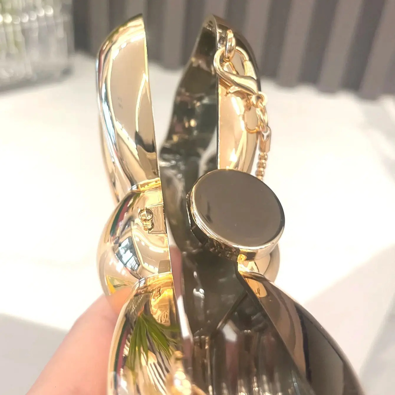 Golden evening dress wallet and handbag y ner shoulder bag with interesting shapes for parties weddings round acrylic shiny clutch 250326
