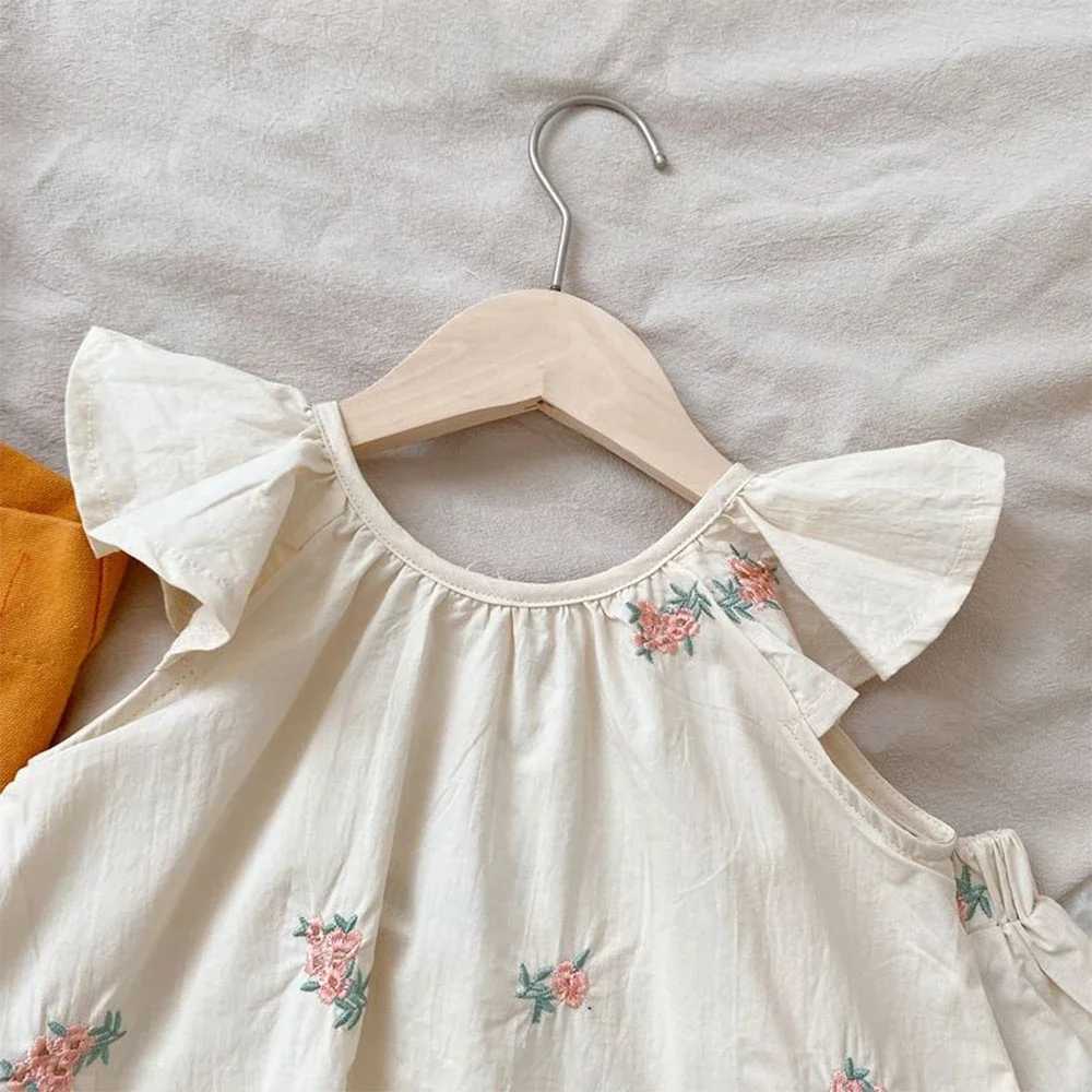Bear Leader Girl Summer Fashion Set Childrens Printed Flying Sleeve Top+Shorts Two Piece Cute Little Girl Refresh SetT250327