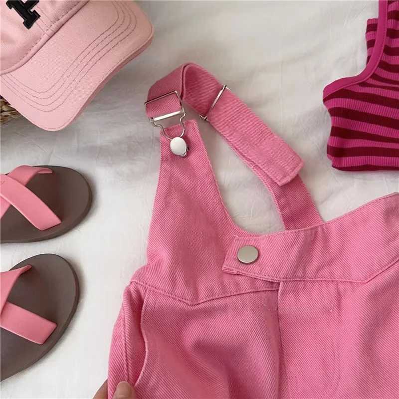 Girl denim pendant set 2023 new childrens summer striped vest+pendant shorts baby fashion two-piece clothing setT250327