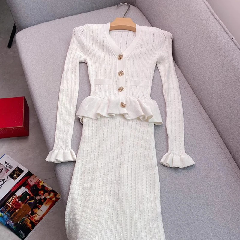 YuooMuoo fashionable one-piece knitted long dress elegant womens V-neck pleated hem slim fit waist tight sweater party vest 250322