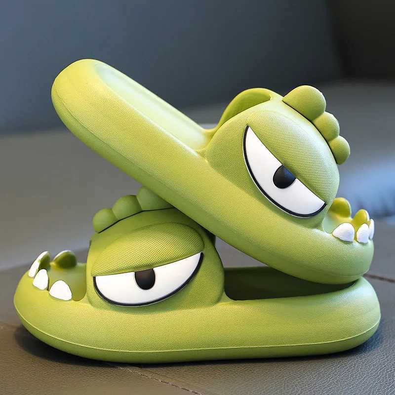 Slipper Evshine Summer Childrens Slippers 2024 Indoor Cartoon Dinosaur Sandals Neutral Non slip EVA Sandals Home Bathroom Shower Sandals S25326