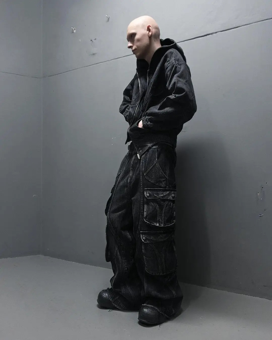 Gothic Retro Y2K Distressed Washed Multi-Pocket Pattern Black Jeans Mens Autumn Loose Street Trend Hip Hop Rap Wide Leg Pants 250317
