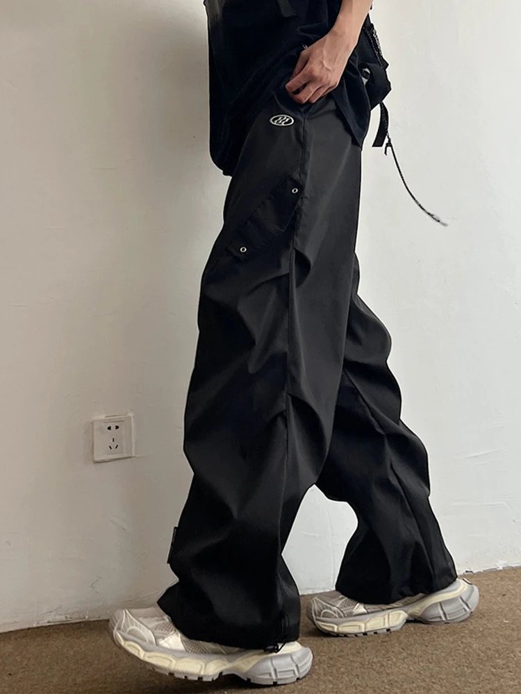 Techwear Parachute Cargo Pants Mens Hip Hop Wide Leg Trouser Quick Drying Street Clothing Loose and Oversized Korean 250327