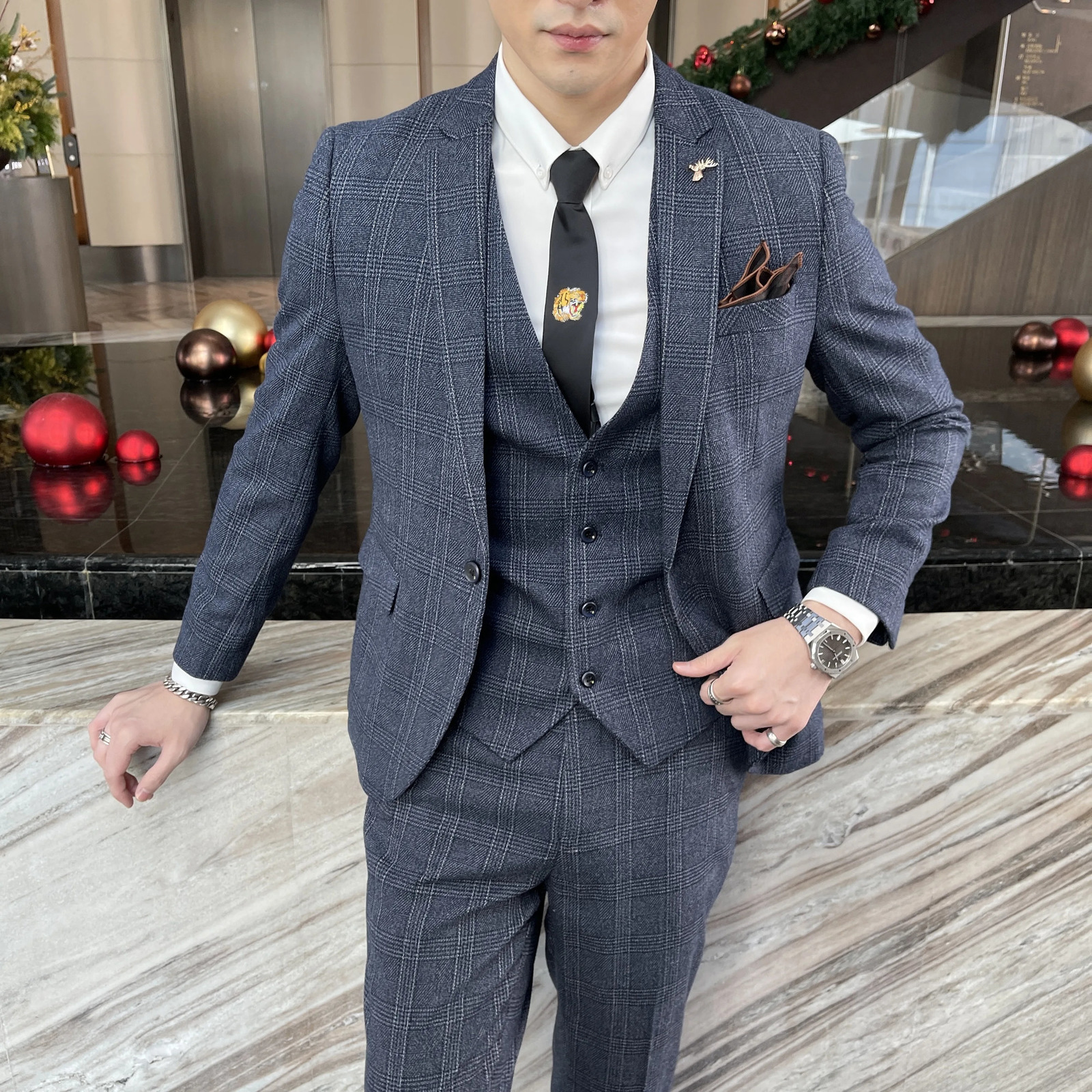 High quality British and Korean improved checkered mens suitvestmens fashionable handsome business leisure three piece set 250326