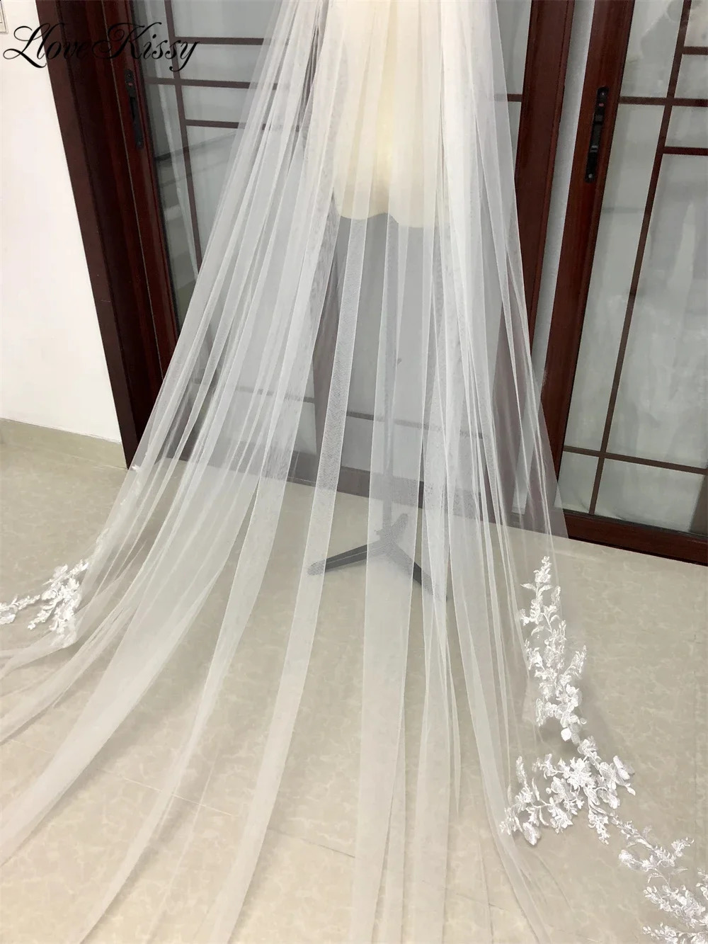 1 Tier Bridal Veil Long Wedding Veil With Comb Lace Edge Floral Appliques White Ivory Elegant Cathedral Veil for Bride 300cm 250318