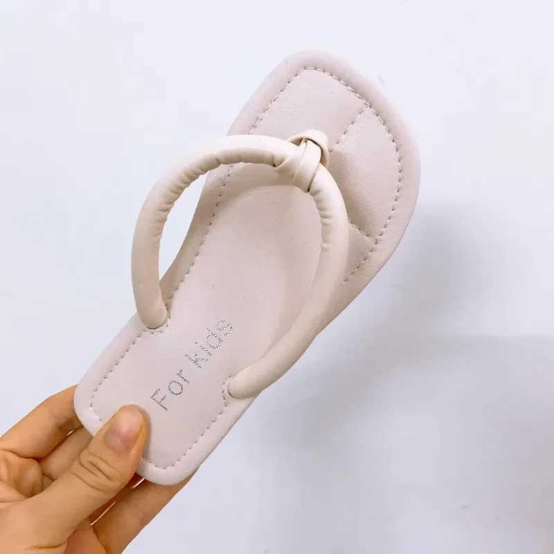 Slipper Summer comfortable beach childrens flip cover lightweight soft bottom flat slide fashionable for girls silver toe clip outdoor slide S25326