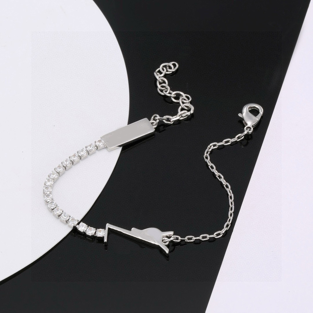 Gold Bracelets Designer Chain with diamond gold bracelet luxury Jewelry conference Grand scene Luxury Leading the exquisite fashionable novel fashion Bracelets