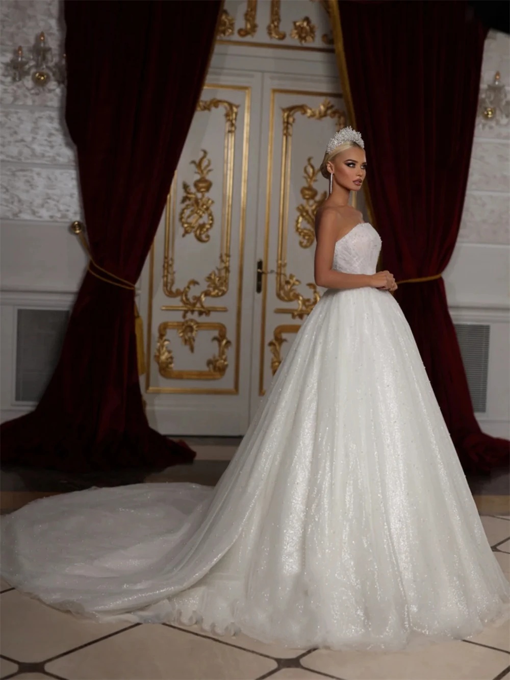 Fashion Women Wedding Dress Strapless Removable Sleeves Bridal Gowns Sequins Pearls Backless Sweep Train Dress Custom Made