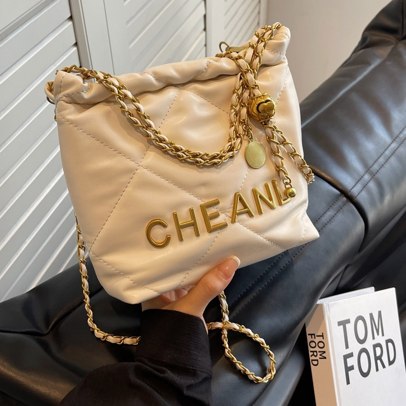 Free shipping 2025 new designer bag fashionable diamond grid chain large capacity bucket bag hand-held single shoulder tote bag for women
