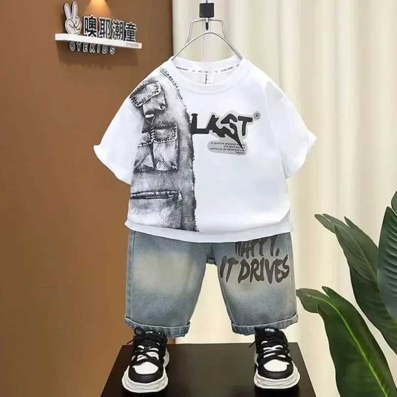 Boys summer clothing set handsome childrens short sleeved clothing fashionable baby T-shirt thin two-piece set new set for 2024T250327