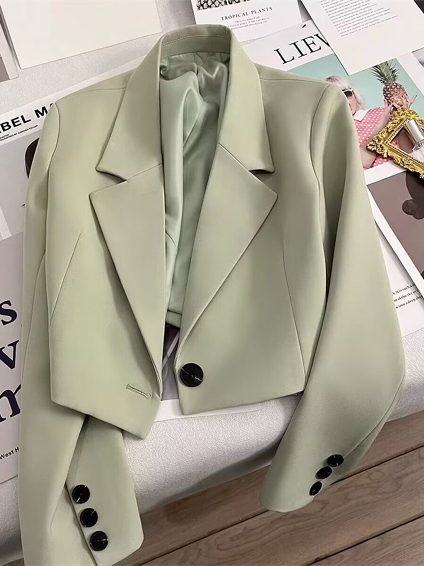 B326Stylish Emerald Green Petite Size Women's Short Jacket - Versatile Student Wear for Spring & Autumn