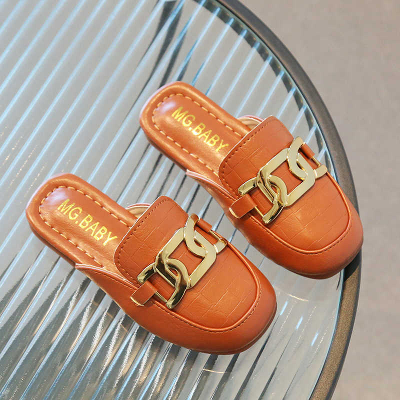 Slipper Childrens sandals for spring and summer 2024 new style for girls wearing flat bottomed toe half slippers without heels casual lazy shoes trend