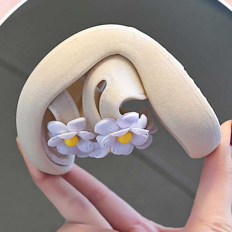 Slipper Flower 3D Girl Fashion Slide Summer PVC Childrens Princess Shoes Barefoot Non slip Soft Bottom Beach Swimming Pool Childrens Slide S25326