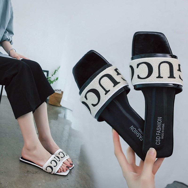 free shipping slippers designers for womens 2025 summer new fashion casual comfortable and versatile flat bottomed indoor and outdoor slippers sizes35